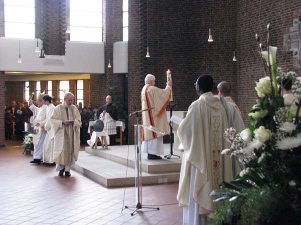 004_Kirchweihe JoXXIII Segnung der Mauern