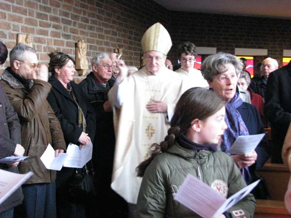 005_Kirchweihe JoXXIII Segnung der Mauern
