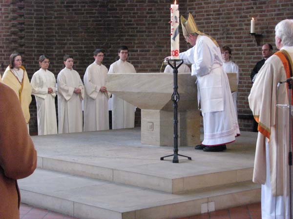022_Kirchweihe JoXXIII Salbung mit Chrisam