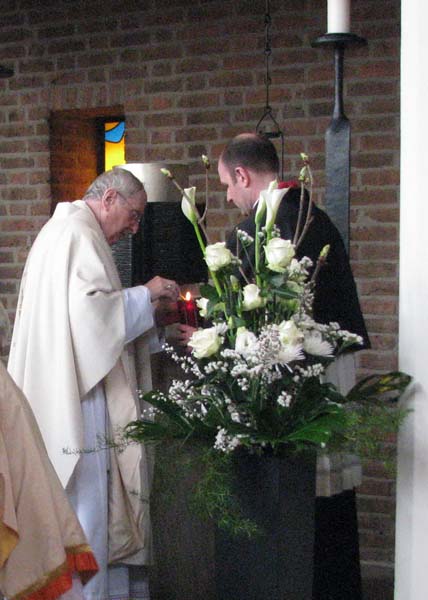 039_Kirchweihe JoXXIII Entz. d. Ewigen Lichts